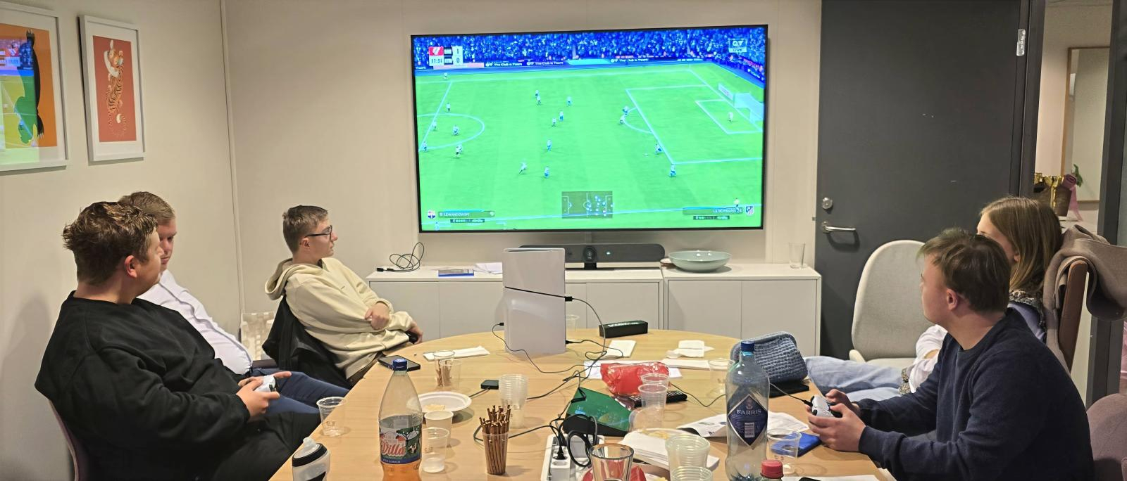 guttekveld 03 ok topaz face lighting sharpen upscale 1.7x